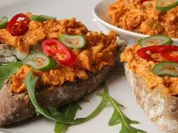 Škvarková pomazánka s chilli